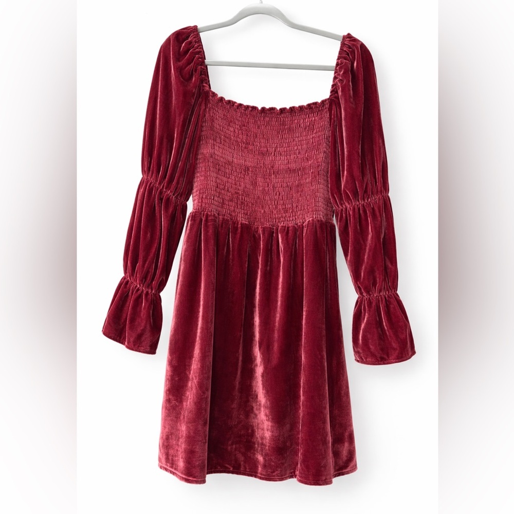 Chic Velvet Midi Dress in Deep Red